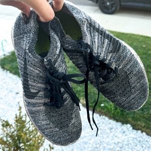 Nike flyknits shoes